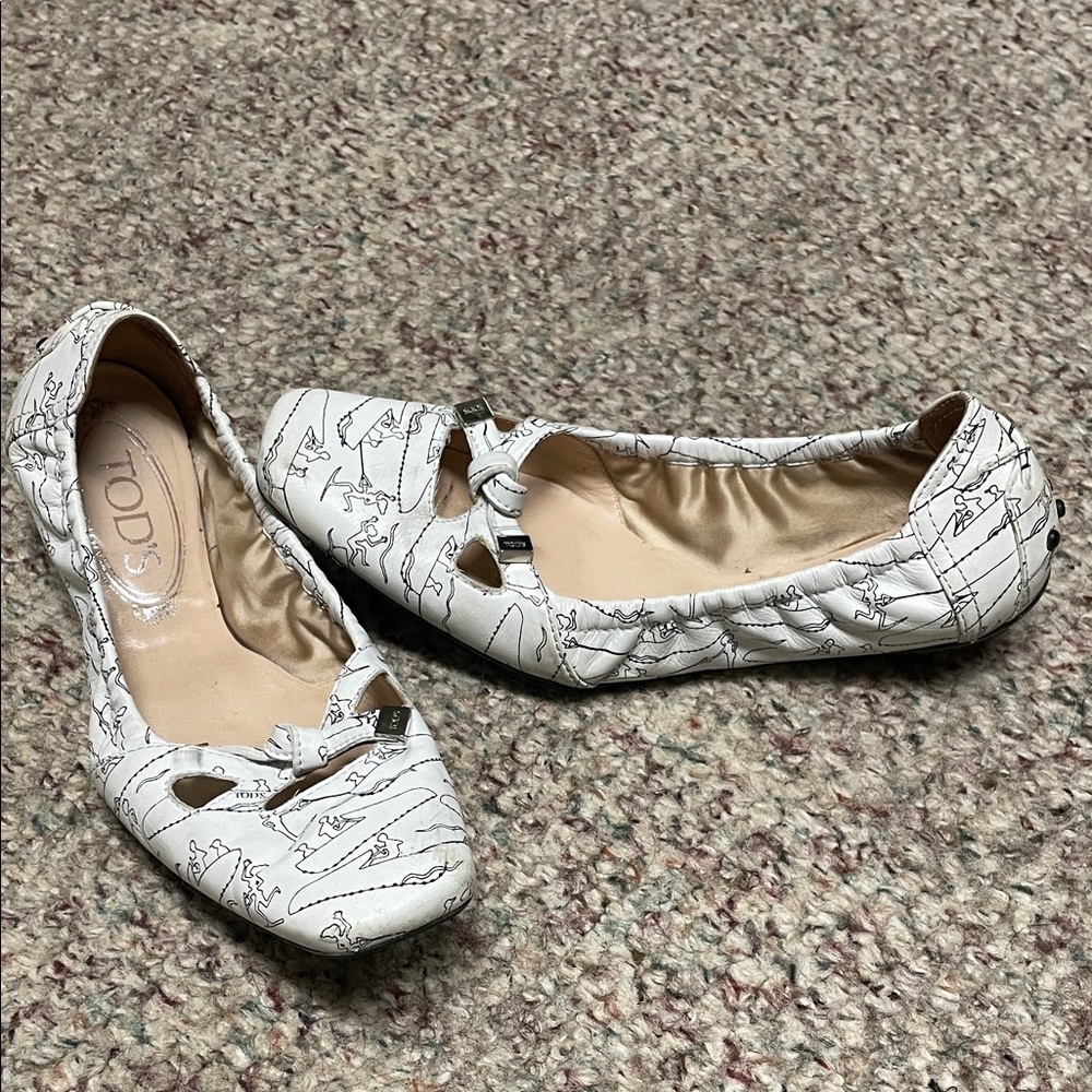 Tod's Patterned White Ballet Flats with elastic ankle